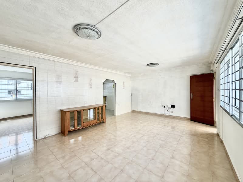 223 Yishun Street 21, 223 Yishun Street 21, 3 Bedrooms, 980 sqft, HDB Flat For Sale, by Adrian Kwek, 500150702 - Living - PropertyGuru.com.sg