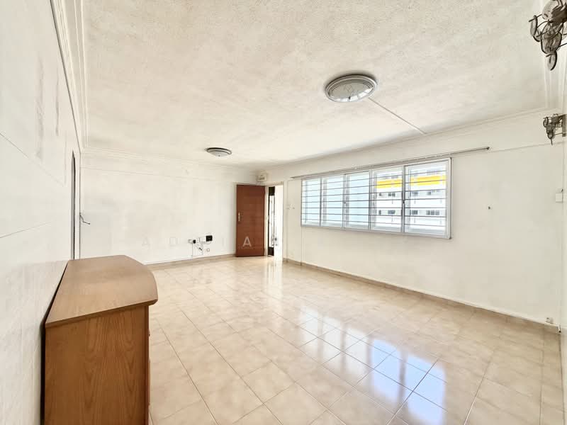 223 Yishun Street 21, 223 Yishun Street 21, 3 Bedrooms, 980 sqft, HDB Flat For Sale, by Adrian Kwek, 500150702 - Living - PropertyGuru.com.sg