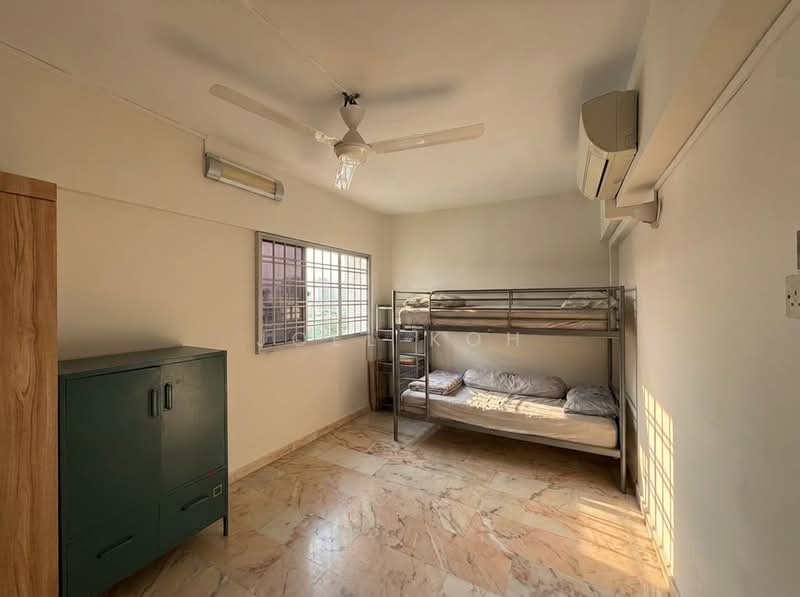 304 Jurong East Street 32, 304 Jurong East Street 32, 3 Bedrooms, 1,012 sqft, HDB Flat For Sale, by Joel Koh, 500150705 - Bedroom - PropertyGuru.com.sg
