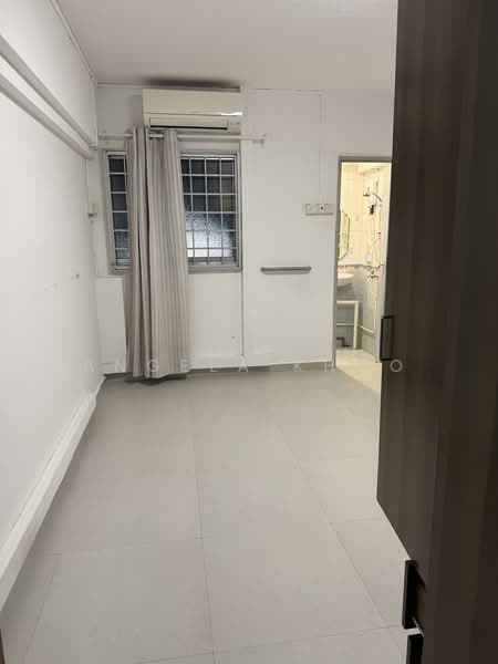 207 Ang Mo Kio Avenue 1, 207 Ang Mo Kio Avenue 1, Room Rental, 180 sqft, HDB Flat For Rent, by Angela Khoo, 500150706 - Bathroom - PropertyGuru.com.sg