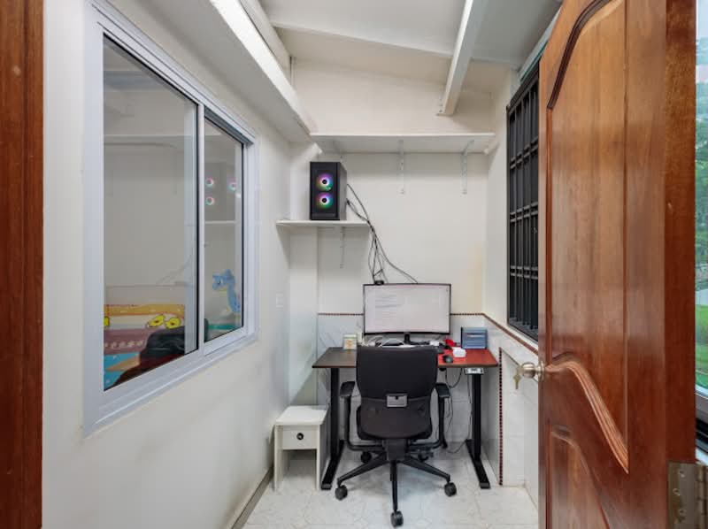 549 Jurong West Street 42, 549 Jurong West Street 42, 4 Bedrooms, 1,593 sqft, HDB Flat For Sale, by Zee Koh, 500150720 - Study - PropertyGuru.com.sg