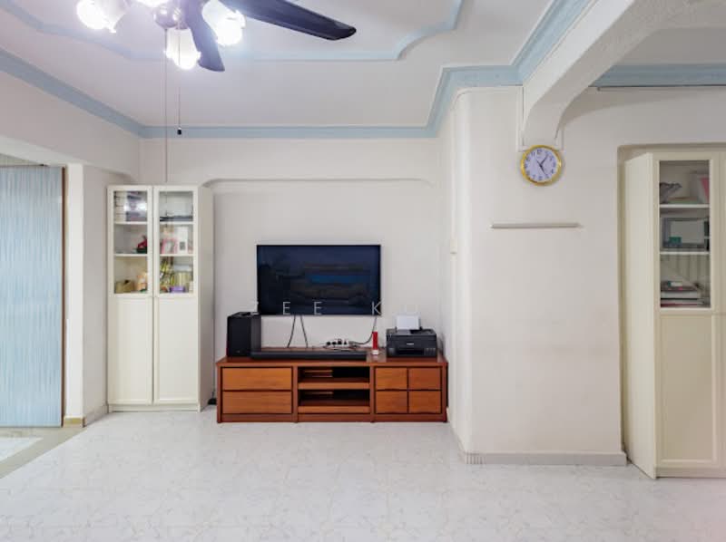549 Jurong West Street 42, 549 Jurong West Street 42, 4 Bedrooms, 1,593 sqft, HDB Flat For Sale, by Zee Koh, 500150720 - Living Room - PropertyGuru.com.sg