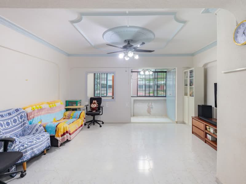 549 Jurong West Street 42, 549 Jurong West Street 42, 4 Bedrooms, 1,593 sqft, HDB Flat For Sale, by Zee Koh, 500150720 - Living Room - PropertyGuru.com.sg