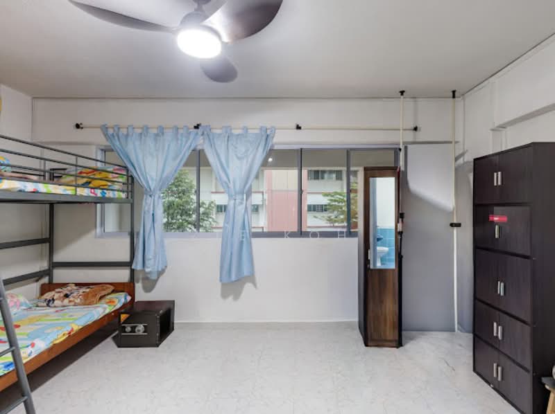 549 Jurong West Street 42, 549 Jurong West Street 42, 4 Bedrooms, 1,593 sqft, HDB Flat For Sale, by Zee Koh, 500150720 - Bedroom - PropertyGuru.com.sg