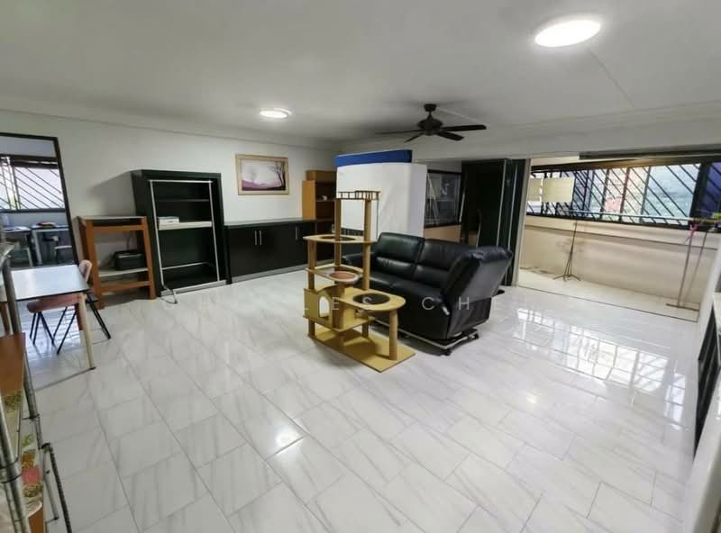 132 Geylang East Avenue 1, 132 Geylang East Avenue 1, 3 Bedrooms, 1,572 sqft, HDB Flat For Sale, by Charles Chen, 500150723 - Living Room - PropertyGuru.com.sg