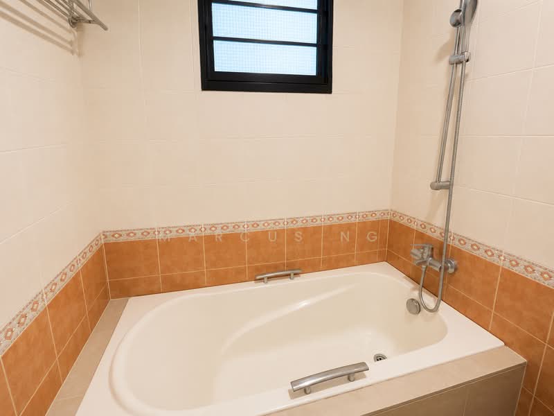 671B Jurong West Street 65, 671B Jurong West Street 65, 4 Bedrooms, 1,345 sqft, HDB Flat For Sale, by Marcus Ng, 500150724 - Bathroom - PropertyGuru.com.sg