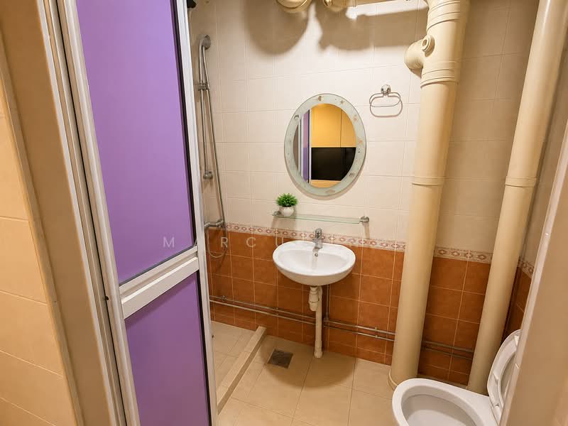 671B Jurong West Street 65, 671B Jurong West Street 65, 4 Bedrooms, 1,345 sqft, HDB Flat For Sale, by Marcus Ng, 500150724 - Bathroom - PropertyGuru.com.sg