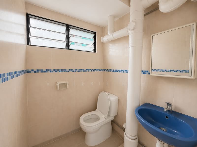 25 Marsiling Drive, 25 Marsiling Drive, 3 Bedrooms, 990 sqft, HDB Flat For Rent, by Vallerie Soh, 500150727 - Bathroom - PropertyGuru.com.sg