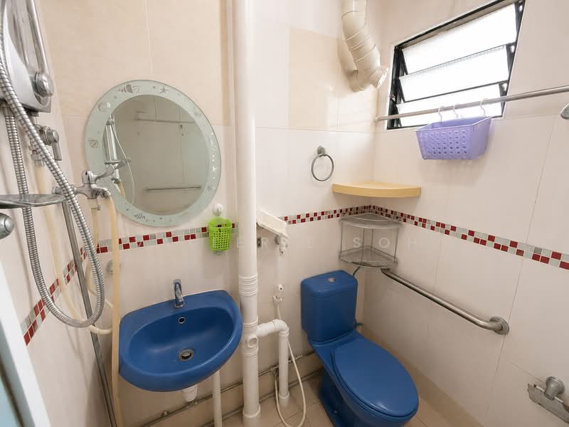 25 Marsiling Drive, 25 Marsiling Drive, 3 Bedrooms, 990 sqft, HDB Flat For Rent, by Vallerie Soh, 500150727 - Bathroom - PropertyGuru.com.sg