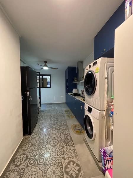 212 Yishun Street 21, 212 Yishun Street 21, 3 Bedrooms, 1,302 sqft, HDB Flat For Sale, by Bakhit Alias, 500150735 - Kitchen - PropertyGuru.com.sg