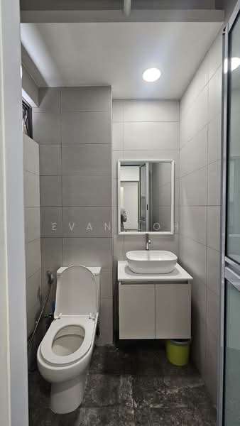 Tag.A, 81 Tagore Lane, 623 sqft, Light Industrial (B1) For Rent, by Evan Loh, 500150736 - Bathroom - CommercialGuru.com.sg