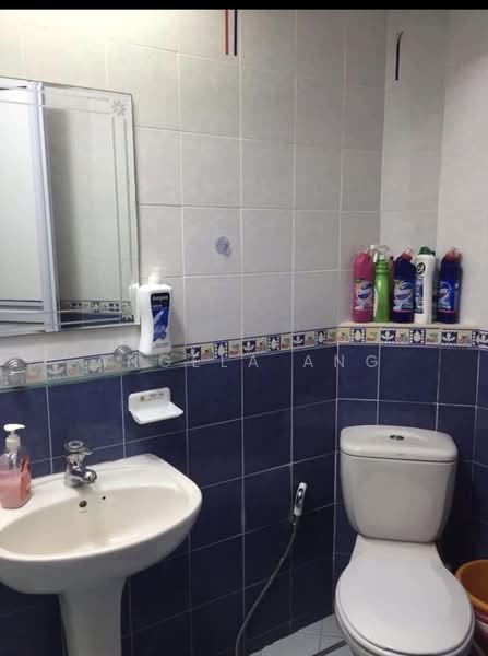295 Punggol Central, 295 Punggol Central, Room Rental, 200 sqft, HDB Flat For Rent, by Angela Ang, 500150754 - Bathroom - PropertyGuru.com.sg