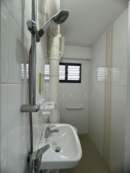 436 Woodlands Street 41, 436 Woodlands Street 41, 3 Bedrooms, 904 sqft, HDB Flat For Sale, by Justin Su, 500150755 - Bathroom - PropertyGuru.com.sg