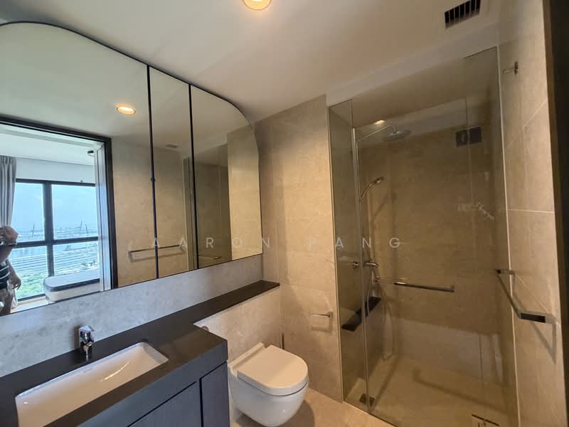Avenue South Residence, 11 Silat Avenue, 2 Bedrooms, 721 sqft, Condominium For Rent, by Aaron Pang, 500150806 - Bathroom - PropertyGuru.com.sg