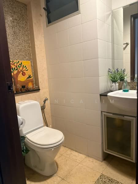 Rosewood, 1 Rosewood Drive, 4 Bedrooms, 2,156 sqft, Condominium For Rent, by Veronica Lim, 500150826 - Bathroom - PropertyGuru.com.sg
