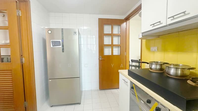 Queens, 10 Stirling Road, Room Rental, 100 sqft, Condominium For Rent, by Erica Yap, 500150829 - Kitchen - PropertyGuru.com.sg