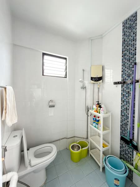 112 Jurong East Street 13, 112 Jurong East Street 13, Room Rental, 150 sqft, HDB Flat For Rent, by Shauna Seow, 500150831 - Bathroom - PropertyGuru.com.sg