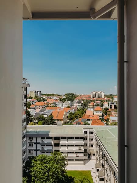 162 Simei Road, 162 Simei Road, 4 Bedrooms, 1,313 sqft, HDB Flat For Sale, by Kuanyee Goh, 500150834 - Landed view all around - PropertyGuru.com.sg