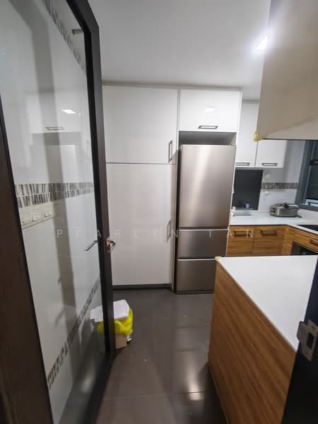 Thomson Grand, 17 Sin Ming Walk, 2 Bedrooms, 969 sqft, Condominium For Rent, by Pearlyn Tan, 500150840 - Kitchen - PropertyGuru.com.sg