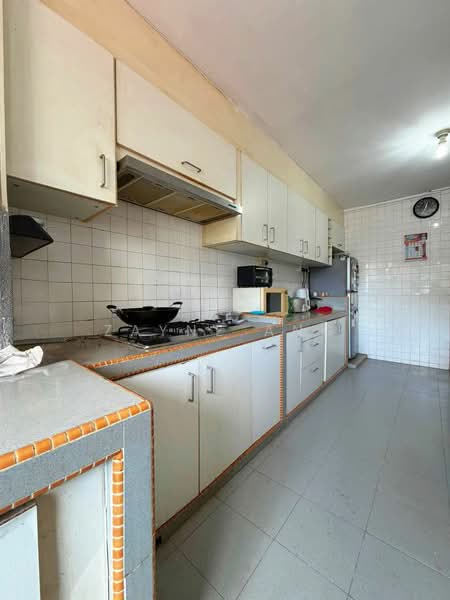512 Ang Mo Kio Avenue 8, 512 Ang Mo Kio Avenue 8, 3 Bedrooms, 1,001 sqft, HDB Flat For Sale, by Zayne Ang, 500150868 - Kitchen - PropertyGuru.com.sg
