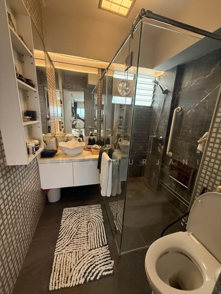 73 Marine Drive, 73 Marine Drive, 3 Bedrooms, 1,292 sqft, HDB Flat For Sale, by Champa Murjani, 500150877 - Bathroom - PropertyGuru.com.sg