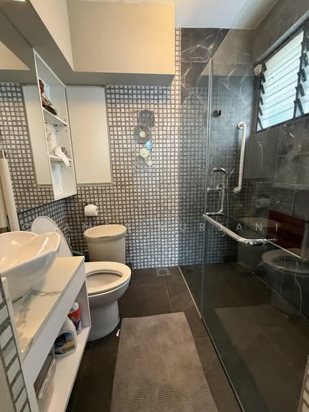 73 Marine Drive, 73 Marine Drive, 3 Bedrooms, 1,292 sqft, HDB Flat For Sale, by Champa Murjani, 500150877 - Bathroom - PropertyGuru.com.sg
