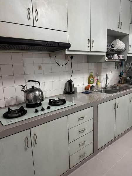 351 Woodlands Avenue 1, 351 Woodlands Avenue 1, Room Rental, 200 sqft, HDB Flat For Rent, by Angela Khoo, 500150878 - Kitchen - PropertyGuru.com.sg