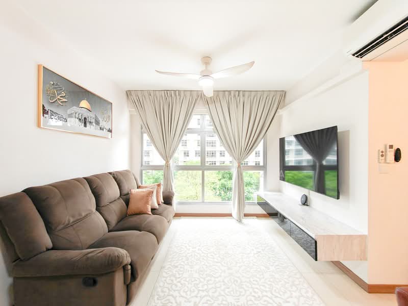 409B Northshore Drive, 409B Northshore Drive, 3 Bedrooms, 1,012 sqft, HDB Flat For Sale, by Aiman Roza, 500150893 - Living Room - PropertyGuru.com.sg