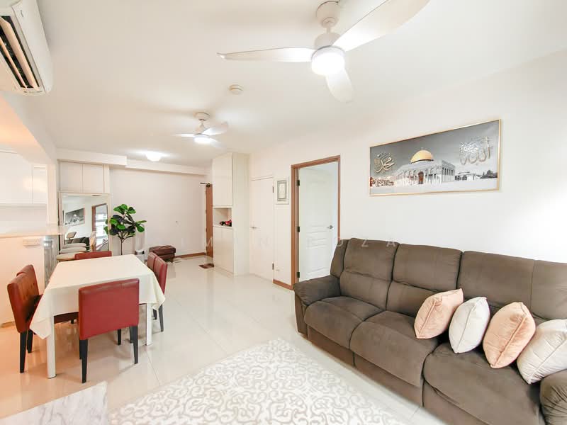 409B Northshore Drive, 409B Northshore Drive, 3 Bedrooms, 1,012 sqft, HDB Flat For Sale, by Aiman Roza, 500150893 - Living Room - PropertyGuru.com.sg