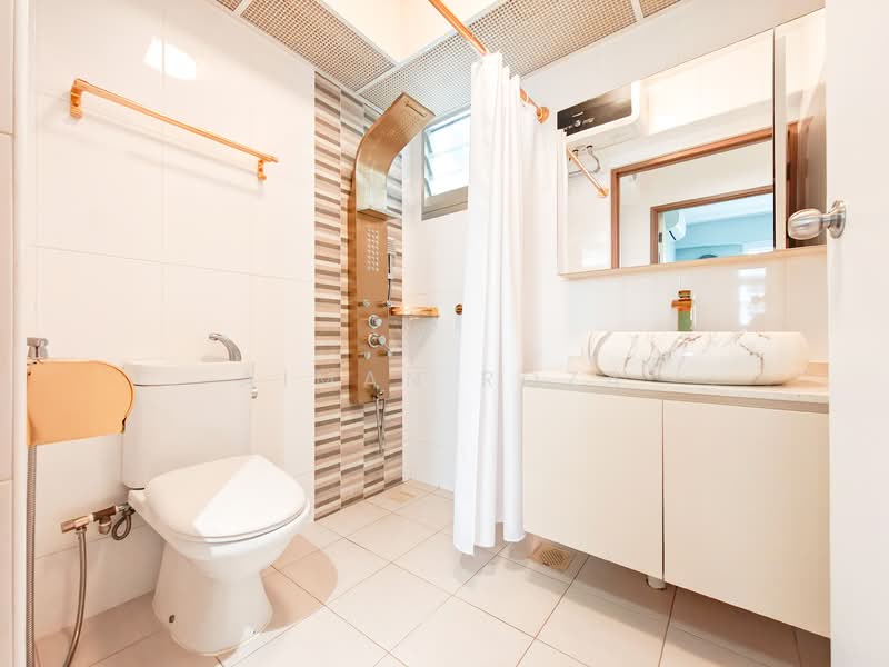 409B Northshore Drive, 409B Northshore Drive, 3 Bedrooms, 1,012 sqft, HDB Flat For Sale, by Aiman Roza, 500150893 - Bathroom - PropertyGuru.com.sg