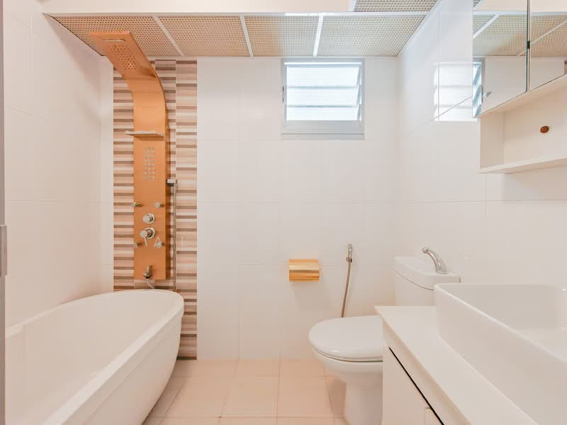 409B Northshore Drive, 409B Northshore Drive, 3 Bedrooms, 1,012 sqft, HDB Flat For Sale, by Aiman Roza, 500150893 - Bathroom - PropertyGuru.com.sg