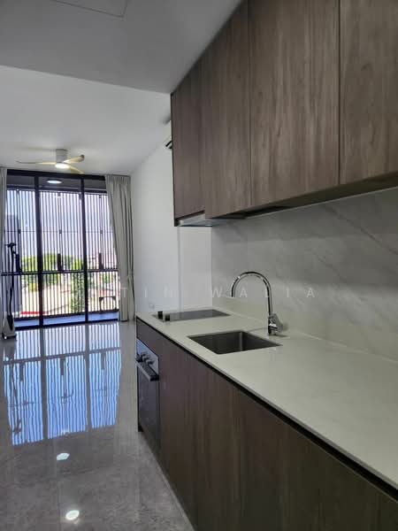 Parc Komo, 963A Upper Changi Road North, 2 Bedrooms, 721 sqft, Condominium For Rent, by JATIN WALIA, 500150907 - Kitchen - PropertyGuru.com.sg