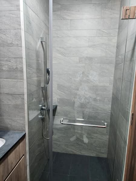 Parc Komo, 963A Upper Changi Road North, 2 Bedrooms, 721 sqft, Condominium For Rent, by JATIN WALIA, 500150907 - Bathroom - PropertyGuru.com.sg