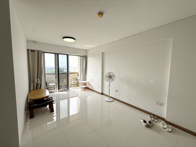 228B Punggol Field, 228B Punggol Field, 3 Bedrooms, 1,249 sqft, HDB Flat For Sale, by Quek Swee Khim Benjamin, 500150910 - Living Room - PropertyGuru.com.sg
