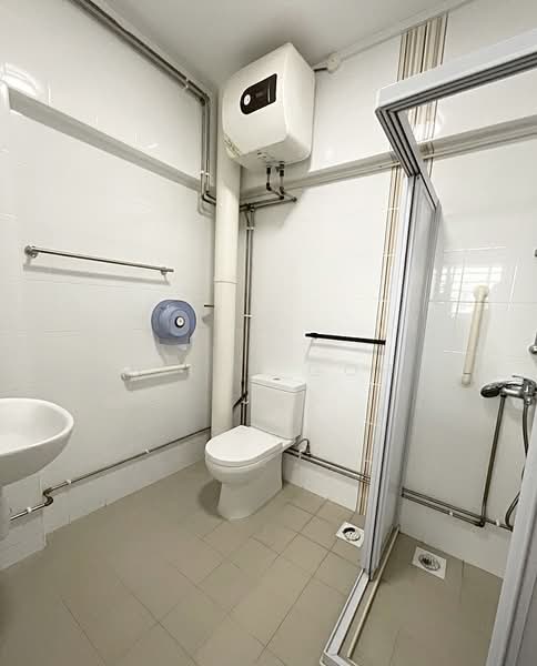 614 Yishun Street 61, 614 Yishun Street 61, 3 Bedrooms, 1,528 sqft, HDB Flat For Sale, by Billy Goh, 500150919 - Bathroom - PropertyGuru.com.sg