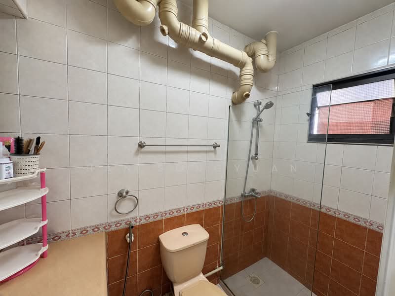 671A Jurong West Street 65, 671A Jurong West Street 65, 4 Bedrooms, 1,356 sqft, HDB Flat For Sale, by Han Songyuan, 500150935 - Bathroom - PropertyGuru.com.sg