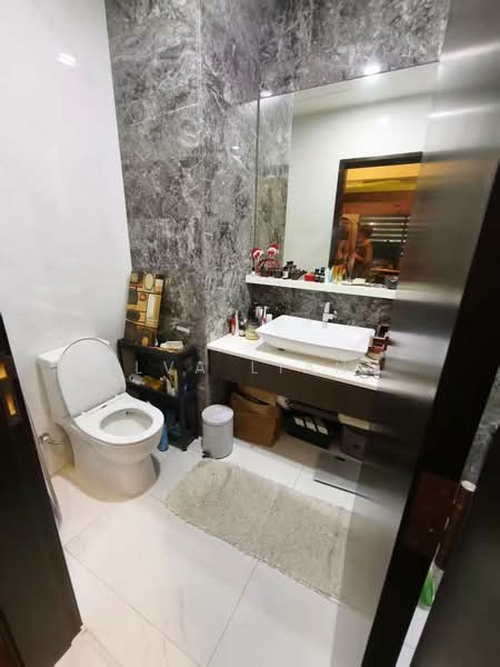 The Hillier, 6 Hillview Rise, 2 Bedrooms, 818 sqft, Condominium For Rent, by Elva Liang, 500150964 - Bathroom - PropertyGuru.com.sg