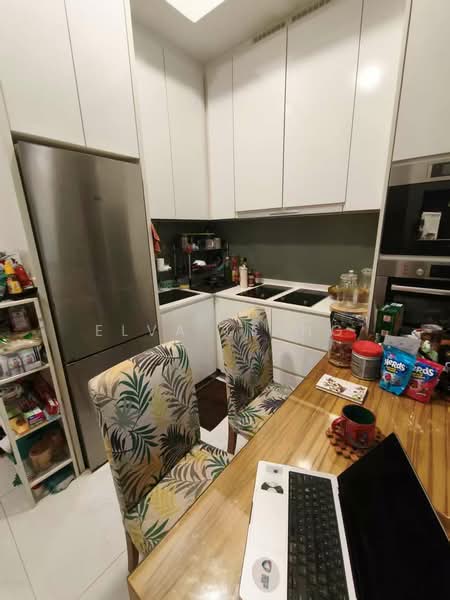 The Hillier, 6 Hillview Rise, 2 Bedrooms, 818 sqft, Condominium For Rent, by Elva Liang, 500150964 - Kitchen - PropertyGuru.com.sg