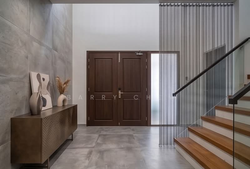 Sunbird Road, , 6 Bedrooms, 4,500 sqft, Terraced House For Sale, by Barry Chew, 500150966 - Entrance - PropertyGuru.com.sg