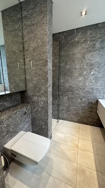 The Oliv @ Balmoral, 11C Balmoral Road, 4 Bedrooms, 4,908 sqft, Apartment For Rent, by Maxim Loo, 500150974 - Bathroom - PropertyGuru.com.sg