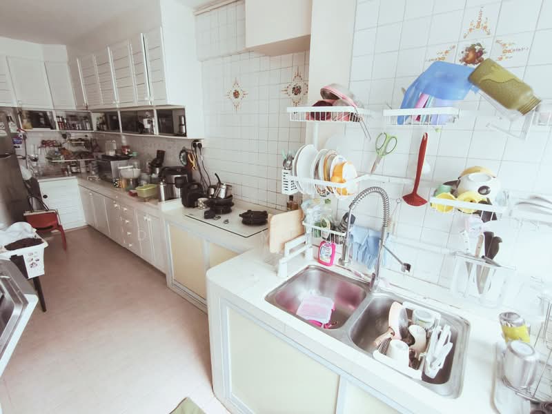 176 Bukit Batok West Avenue 8, 176 Bukit Batok West Avenue 8, 2 Bedrooms, 786 sqft, HDB Flat For Sale, by Dena Mendes, 500150976 - Kitchen - PropertyGuru.com.sg