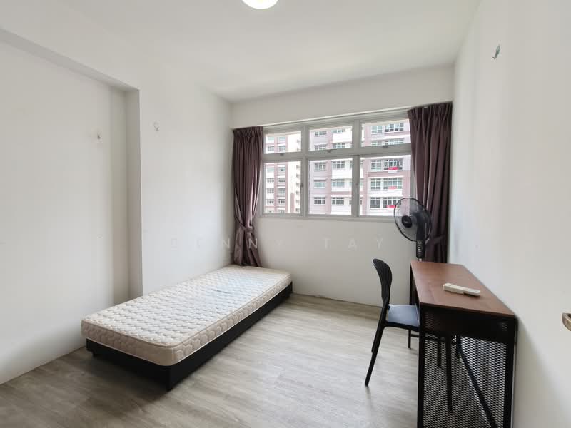 452A Bukit Batok West Avenue 6, 452A Bukit Batok West Avenue 6, 3 Bedrooms, 1,001 sqft, HDB Flat For Rent, by Benny Tay, 500150979 - Bedroom - PropertyGuru.com.sg