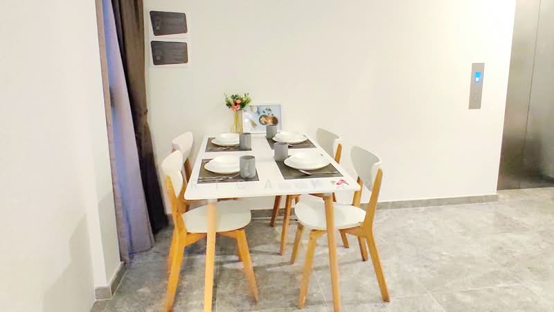 Mooi Residences, 139 Holland Road, Room Rental, 100 sqft, Condominium For Rent, by Erica Yap, 500150981 - Dining Room - PropertyGuru.com.sg