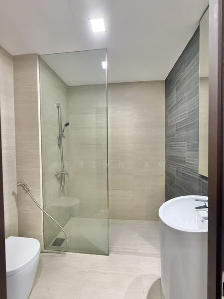 The Brooks I & The Brooks II, 60 Springside Walk, 1 Bedroom, 571 sqft, Apartment For Sale, by Berlyn Aw, 500151003 - Bathroom - PropertyGuru.com.sg