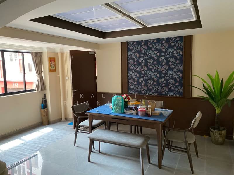 578 Pasir Ris Street 53, 578 Pasir Ris Street 53, Room Rental, 200 sqft, HDB Flat For Rent, by Kaushik Bhanushali, 500151014 - Dining Room - PropertyGuru.com.sg
