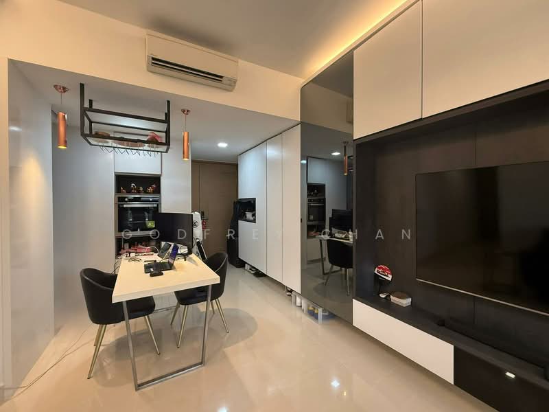 Coco Palms, 21 Pasir Ris Grove, 3 Bedrooms, 904 sqft, Condominium For Sale, by Godfrey Chan, 500151022 - Living Room - PropertyGuru.com.sg