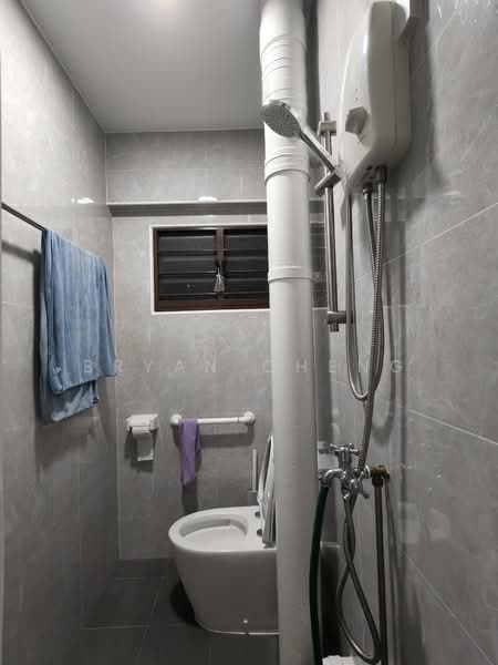 403 Fajar Road, 403 Fajar Road, Room Rental, 200 sqft, HDB Flat For Rent, by Bryan Cheng, 500151024 - Bathroom - PropertyGuru.com.sg