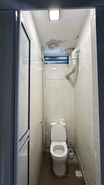 Toa Payoh Town Centre, Toa Payoh Central, Balestier / Toa Payoh, 800 sqft, Shop / Shophouse For Rent, by Zack Chua, 500151030 - Bathroom - CommercialGuru.com.sg