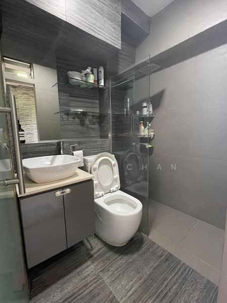 527 Jelapang Road, 527 Jelapang Road, 3 Bedrooms, 1,302 sqft, HDB Flat For Sale, by Tasso Chan, 500151033 - Bathroom - PropertyGuru.com.sg