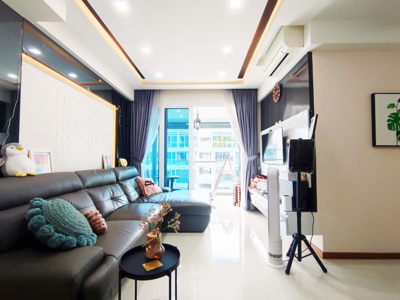 The Tampines Trilliant, 21 Tampines Central 7, 3 Bedrooms, 872 sqft, Executive Condominium For Rent, by Liew Derrick, 500151072 - Living Room - PropertyGuru.com.sg